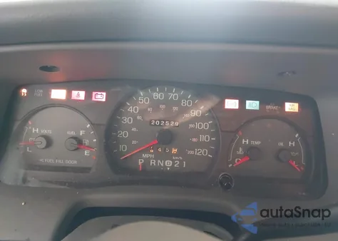 2004 Mercury Grand Marquis Ls z USA, uszkodzony, nr VIN 2MEFM75W84X681258